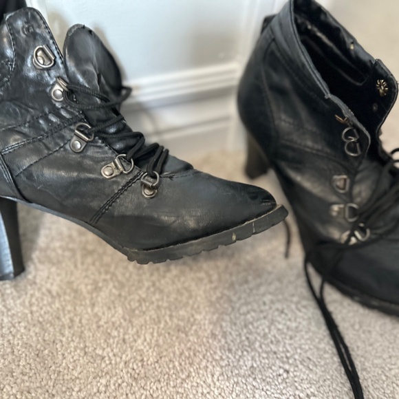 Women’s shoes and boots - Picture 7 of 16